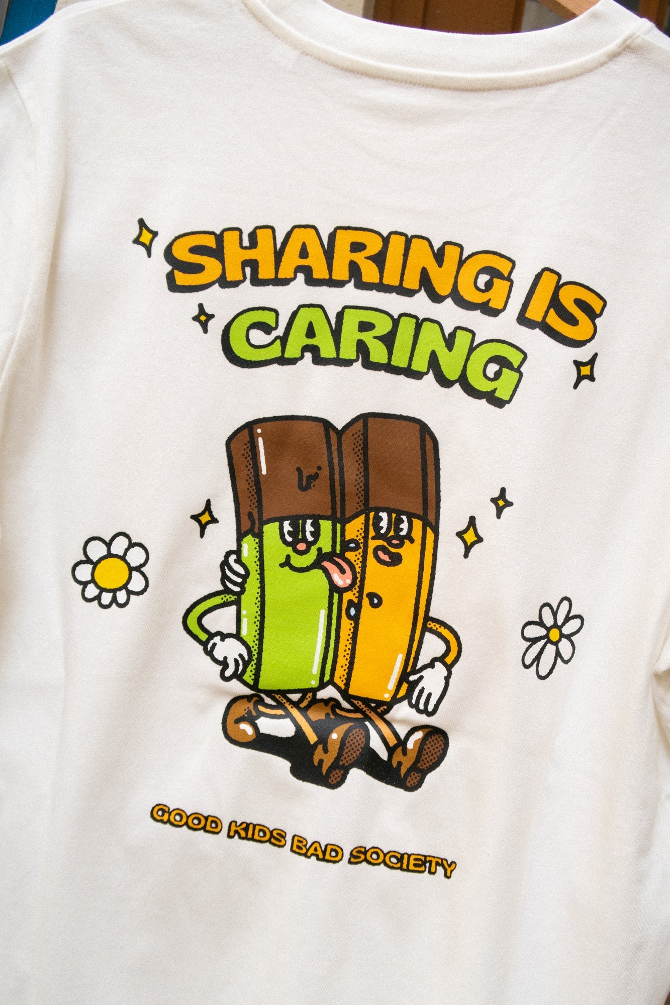 SHARING IS CARING LOOSE FIT T-SHIRT